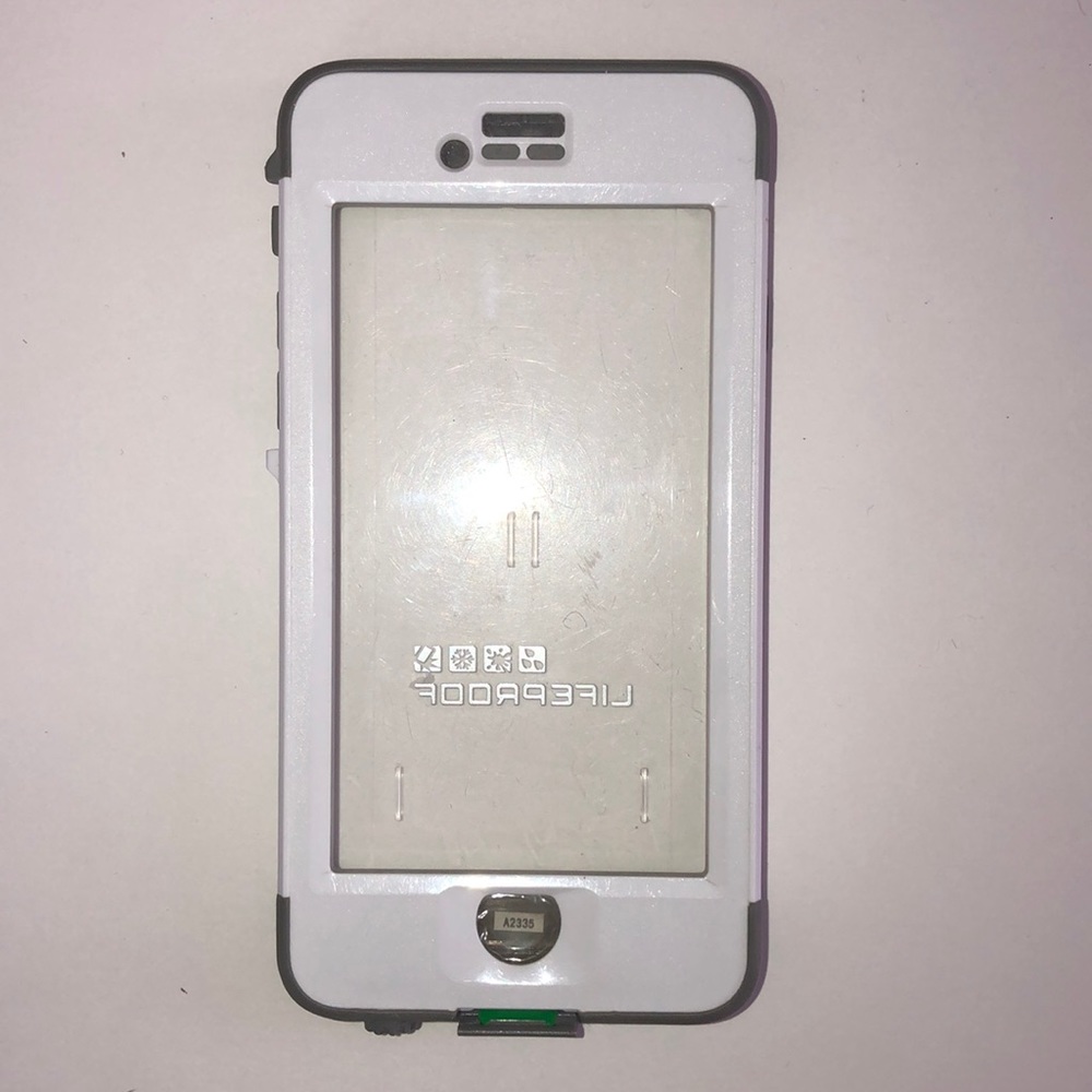 White Lifeproof Case for iPhone 6/6s